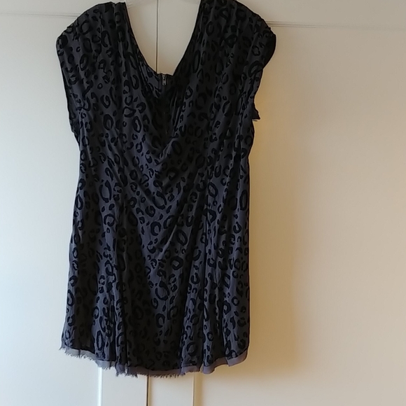 Torrid Top Rag Hem Back Zipper Leopard Print - Picture 2 of 4